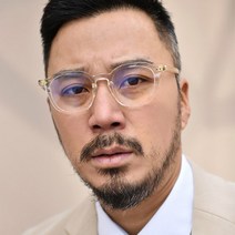 펜타곤 뿔테 안경