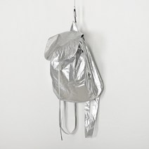 팟 스파클 백팩 (2color) - 메탈릭 실버 은색가방 블랙백팩 드로스트링 복조리백 유광 유니크