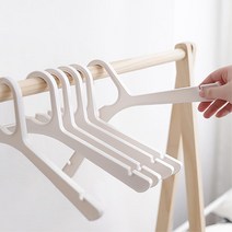스파브랜드 편집숍 매장용 깔끔한 옷걸이 의상 여성복 빌트인옷장 남자옷 니트