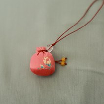 범쓰컴퍼니 [당일 출고] + [마스크 스트랩 증정] 백단향 향낭주머니 z플립 스트랩 핸드메이드 핸드폰스트랩, 1개, 핑크