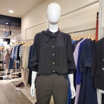 블루페페 NC중앙로 골드단추 시스룩 블라우스 213MSC707