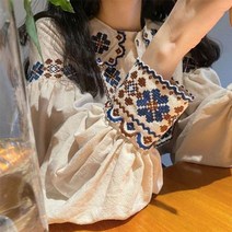 아리엘스타일 고급스러운 자수포인트 모들랑블라우스