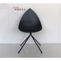보컨셉 프린스턴 체어 카페 의자 프린스턴 체어 카페 의자 가벼운 고급 날카로운 코너 의자 크리 에이 티브 패션 잎 의자 북유럽 디자이너 물방울 의자 성격 유리 강철 페인트 식당, 검은색 발 + 검은색 페인트
