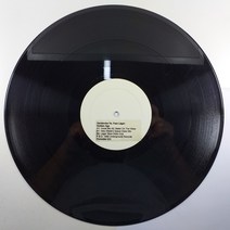 (중고LP)(수입 HUNGARY 12인치 싱글) 일렉트로닉 하우스 뮤직/ GARDEROBE VS PAUL LEGER/ GOLDEN AGE/ 무지 자켓 파손은 수선/ 음반 상태 A