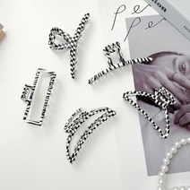 다잇템 여자 지브라 체커보드 집게 엣지 머리핀 (8559058)