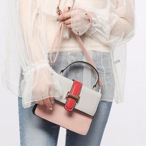 20대 소개팅룩 여성스러운 배색 숄더백 중저가가방