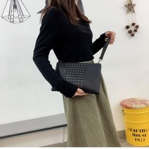 여성 스터드장식 패션 숄더백 데일 클러치백