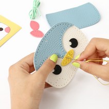미리사몰B DIY 키트 가죽 카드 지갑 만들기 세트 애니멀 동물 캐릭터 실 바느질 공예 체험 반제품 목걸이 엄마표 미술 수업 재료 준비물, 1개, 가죽카드지갑(펭귄)