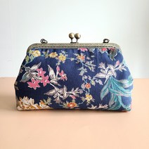 [완제품] 외출가방 핸드폰 들어가는 프레임 손가방 선물가방 카밀라 (손가방40cm체인포함)