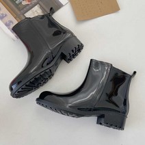 대학생 신발 유니크 레인 부츠 장마 방수 패션 코디