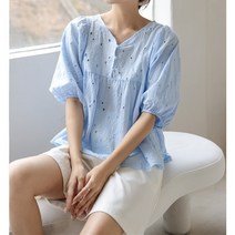 여자여자몰 콩단추 브이넥 플라워 코튼펀칭a라인블라우스 여름면블라우스