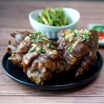 달콤 마늘 소스 미니족발 미니족 돼지 앞다리 족발 900g, 달콤마늘 미니족발 900g 1팩, 1개