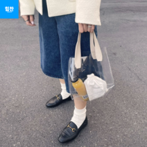 힘찬쇼핑_ 방수가 가능한 PVC 소재 투명숄더백 투명백 비치백 바캉스가방 PVC백 내용물 확인이 용이한 포인트 핸들 투명 가방 대