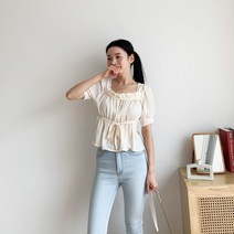 핏앤제이ㅡ 파크트 스퀘어 프릴 블라우스