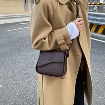 원피스코기용 미니 여성가죽크로스백 힙합패션 기념일선물 핸드폰백 트렌디 출근룩