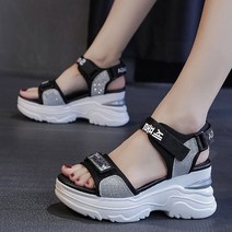 가벼운 웨지 힐 샌들 두꺼운 밑창 샌들 여성 2023 여름 새로운 부드러운 밑창 경량 운동화 캐주얼 강화 웨지 플랫폼 신발