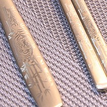 브로스코리아 국산 고급 수저세트 2인 5인 10인 스텐수저세트 티타늄수저 부부수저 커플수저, B01 선물용용호상박티타늄 2인 부부수저 (박스O)(에)