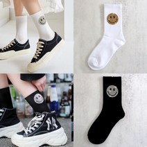 블랙 화이트 양말에 스마일 큐빅을 여성 패션양말