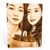 디엠지아트토이 여자친구 기념일 선물 나무액자 인화
