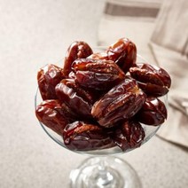 BATEEL Khidri Dates with Caramelised Pecan 바틸 키드리 대추야자 위드 카라멜라이즈드 피칸