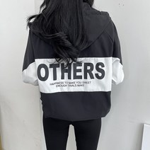 아담블링 / [가성비] 배색 아더 레터링 바람막이 후드 집업