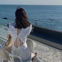 비치 해변 여름 원피스 해변 휴가 비치여성 한여름 투미 백리스 퍼프 소매 슬림 A 라인 밴딩 허리