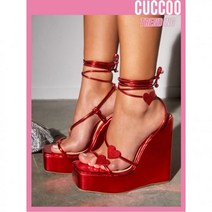 웨지힐샌들 CUCCOO Baddie Collection 글리터 하트 패치 장식 스트래피 웨지 샌들296799