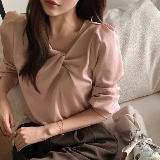 예쁨시전 봄 무드 하객 오피스 언발 꼬임 새틴 퍼프 소매 긴팔 블라우스
