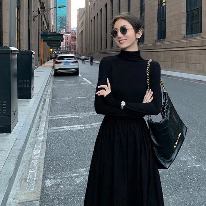 가을 신상 고급스러운 느낌 반폴라 원피스 프렌치 빈티지 무드 우아한 실루엣 세련된 디자인 목선 이너 롱스커트 클래식 현대적인 감각