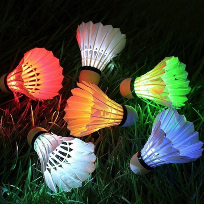 스포홀릭 인조깃털 LED 셔틀콕 배드민턴공, LED 깃털 셔틀콕 4개입 6055287141
