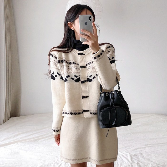 요시아나 당일발송 퍼피 떡뽁이 단추 니트 가디건 미니 스커트 투피스 세트 2컬러