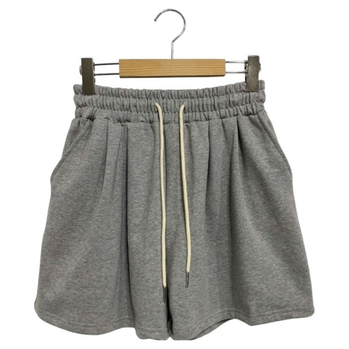 시크블랙 여성용 저래오 투핀턱 쭈리 밴딩 트레이닝 반바지 cppt15081k54