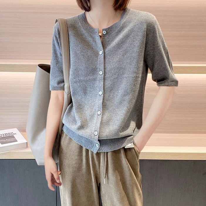 ROYALBELLE 여성 라운드넥 나른한 니트 가디건 반팔 단색 버튼 기본핏 얇은 가디건 U0021611