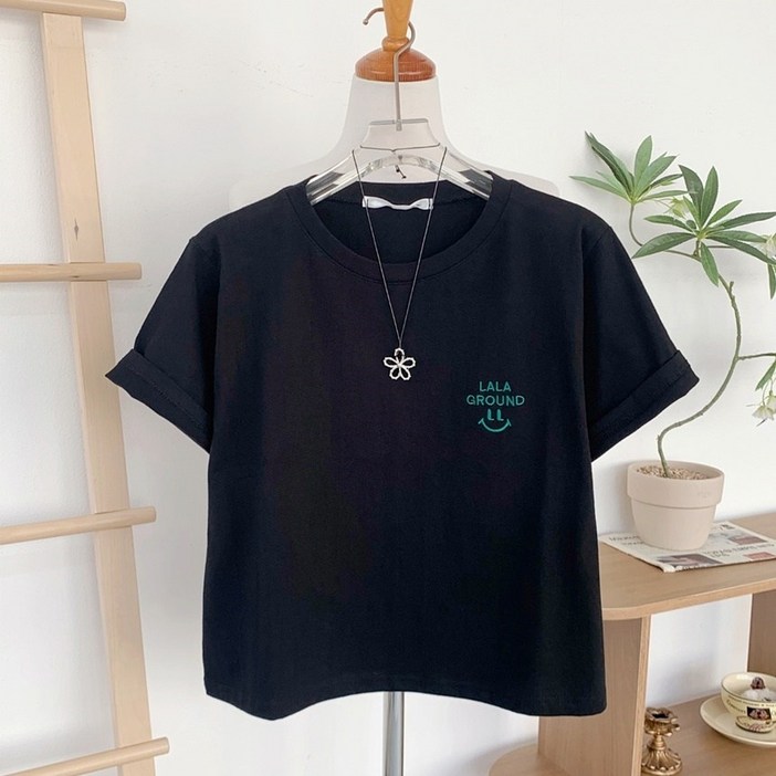 스마일 자수 루즈핏 세미 크롭 반팔 티셔츠