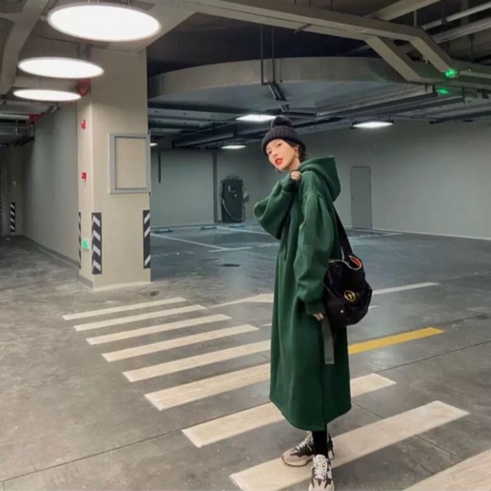 25년 신상 150kg까지 빅사이즈 여성 기모 옆트임 일자핏 롱 후드티 원피스 가을 겨울 루즈핏 날씬해보이는 도톰 보온 녹색 상의 큰옷 오버핏 무지 심플 박스 롱티 맨투맨티