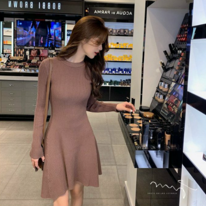 오늘출발골지 라운드 슬림 기본 플레어 미니 원피스