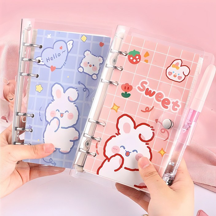 1+1 6공 큐티 다이어리 세트 속지 + 스티커 팩 포함 모눈 종이 줄 노트 내지 귀여운 미니 만년 바인더 투명 캐릭터 디자인 수첩 스케줄러 다꾸 꾸미기 새해 어린이