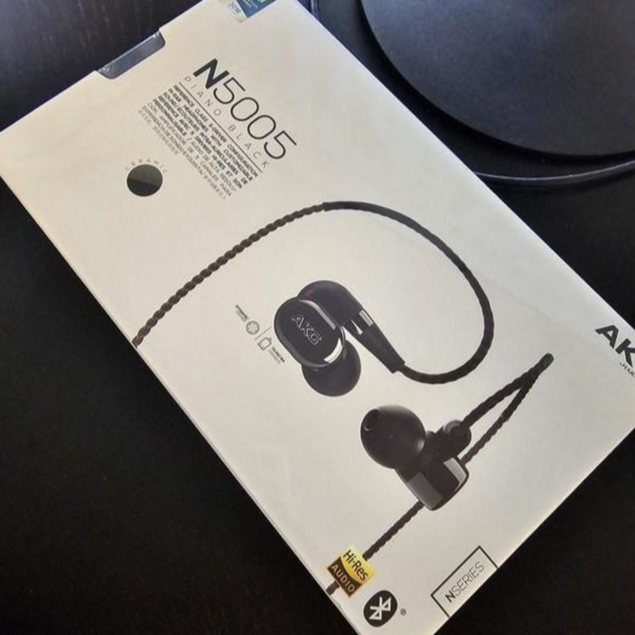 AKG 블루투스 이어폰