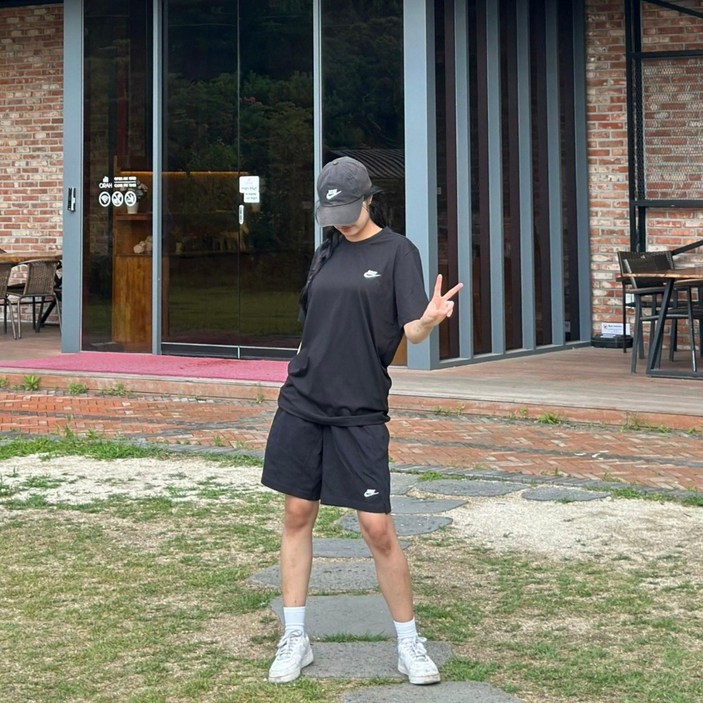 나이키 일반 자수 퓨추라 반팔 티셔츠 AR4997