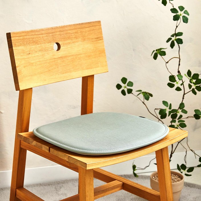 모던하우스 견고해진 밀착형 페이크레더 방석