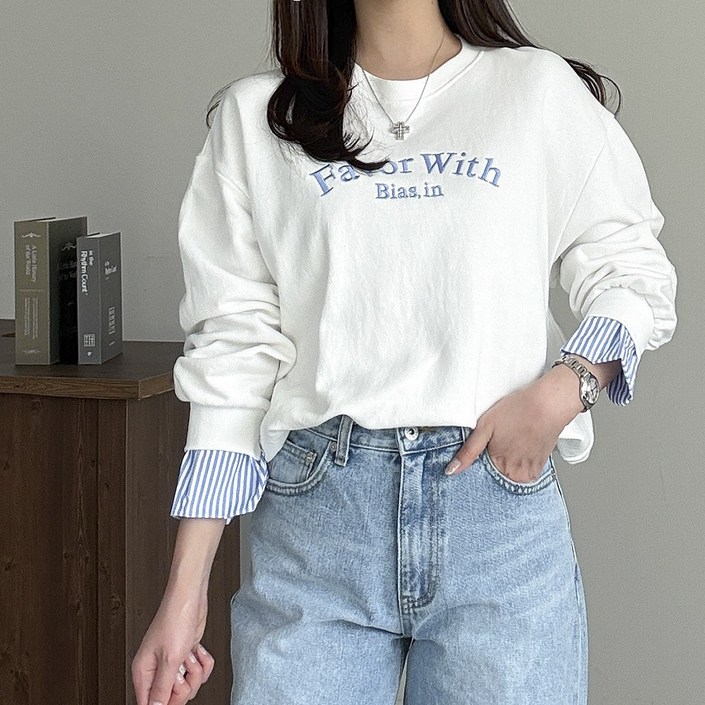 행복여 위드 커프스 소매 배색 자수 맨투맨 티셔츠