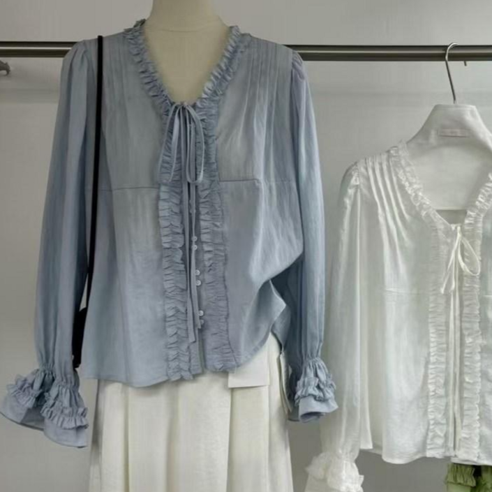 우아글로벌 브이넥 퍼프소매 프릴 블라우스