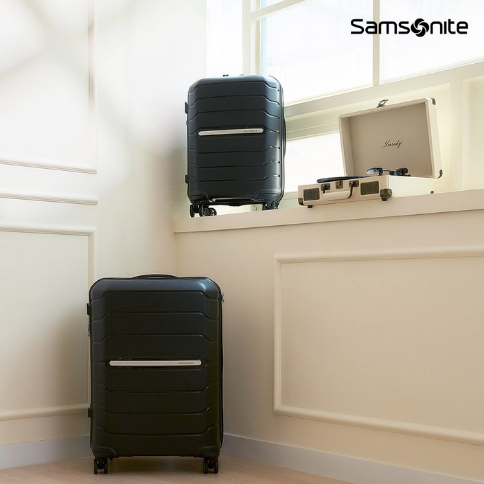쌤소나이트 OC2LITE 캐리어 SET 55682024인치 TITANUM