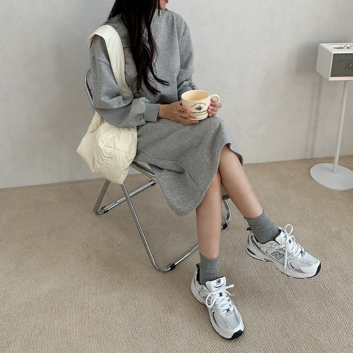 블레스유 겨울 기모 여성 라운드넥 긴팔 롱 오버핏 데일리 무지 원피스