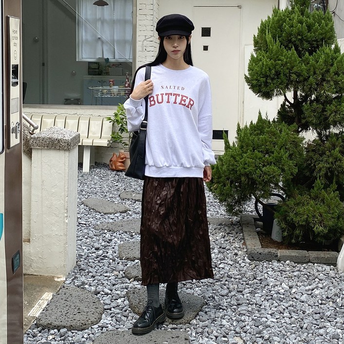 시크블랙 자바사 슬리브 버터 프린팅 레터링 박시 맨투맨 cpt15848k49