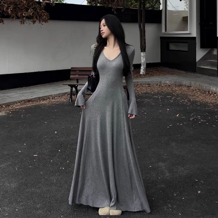 비아이와이 여성 허리조임 브이넥 슬림핏 니트 원피스 D112