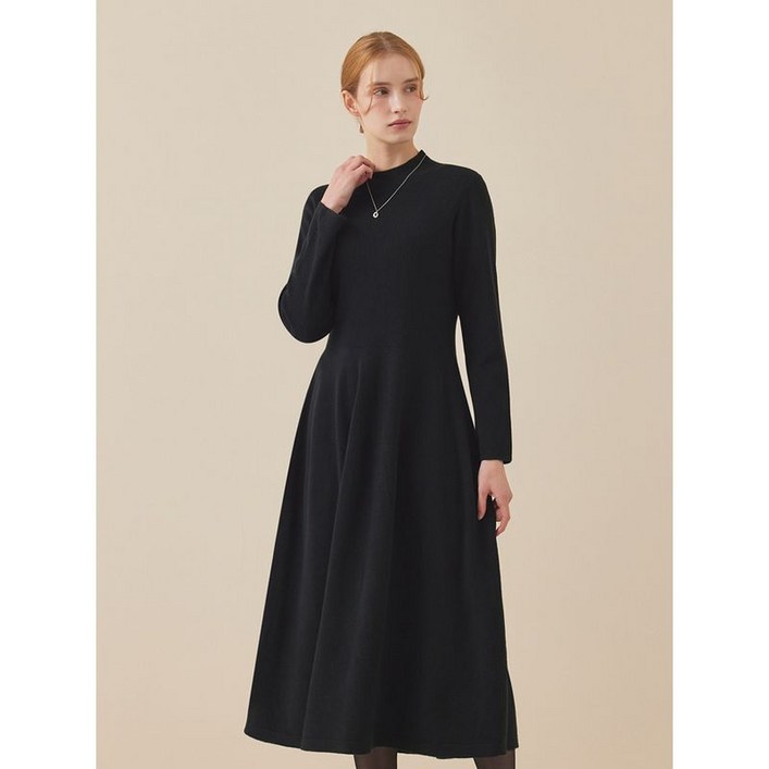 매긴 플레어 라인 니트 원피스 M5W1OP3091