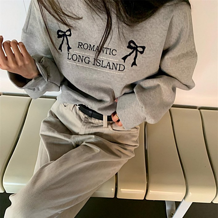 리본 세미크롭 라운드 맨투맨 티셔츠