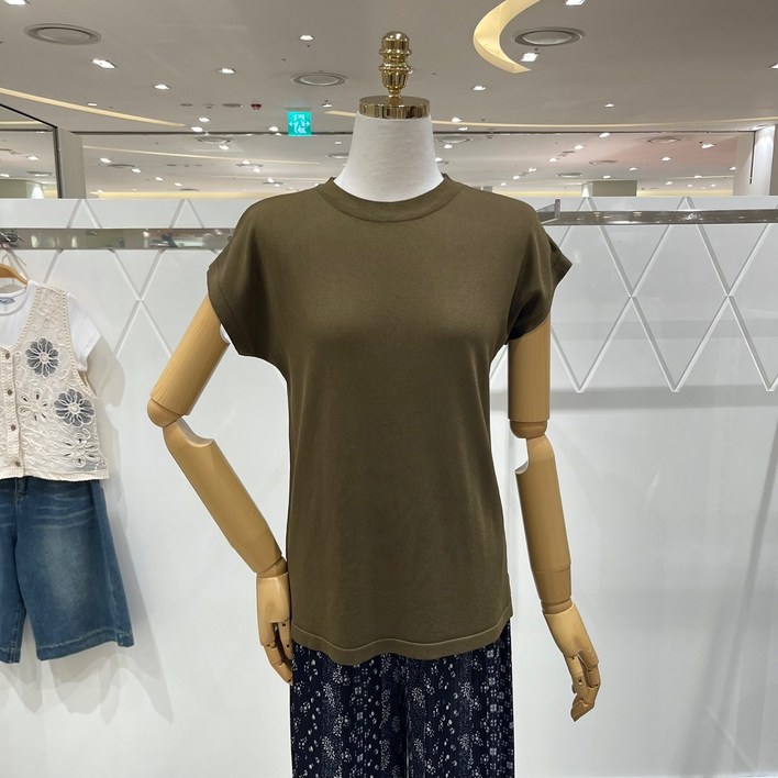 AK플라자 밸리걸 심플 라운드 니트 216604