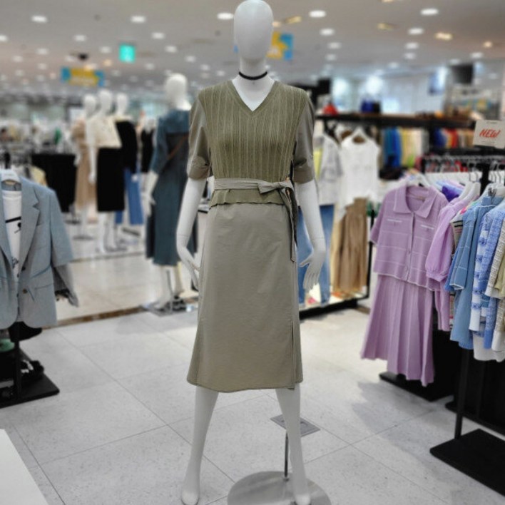 씨씨콜렉트 여성 롱 원피스 오피스 심플 데일리룩 니트레이어드 V넥 벨티드원피스E223PSE125카키DGDH2252625